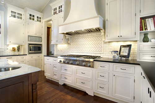 大理石和石英石到底哪种厨房台面材质好？