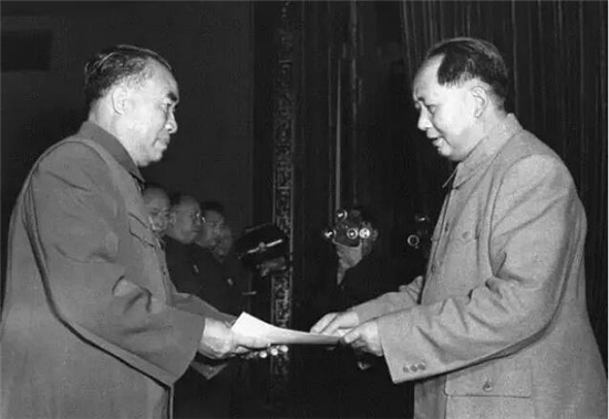 毛主席诞辰123周年 | 用诗词纪念伟人