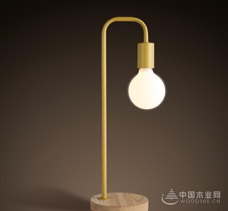 华雄台灯好不好？特点是什么？