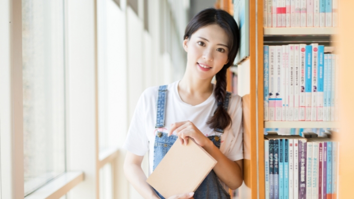 定制书柜有哪些优缺点？想知道的赶紧看过来！